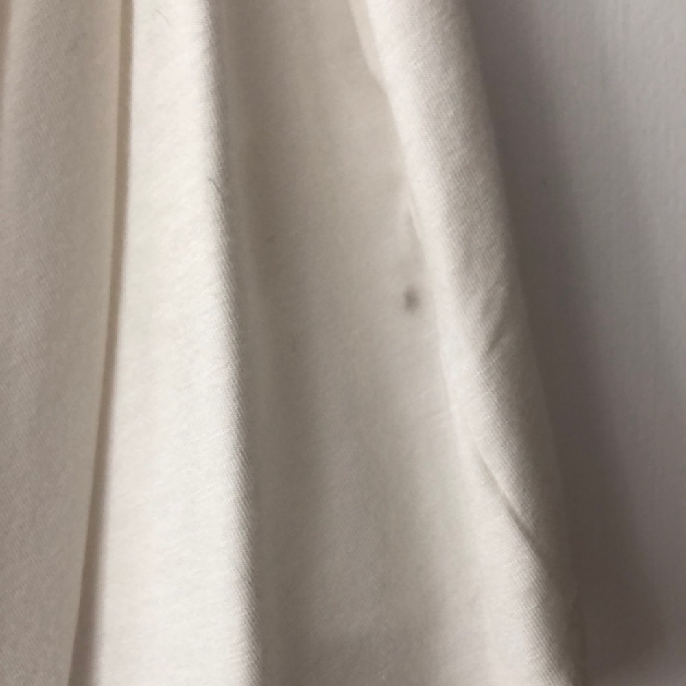 White top - Picture 2 of 3